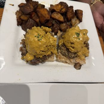 Front Street Cafe - Front Street Benedict - Bars Near Me - Philadelphia, Pennsylvania