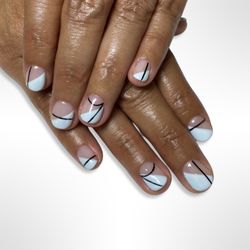 Nails On The Moove - Natural nails. Short and sweet. Minimalistic nail art.