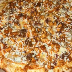 Bella Roma Pizza - Kickin' chicken and bacon pizza 18" (i added banana peppers)