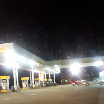 Zip Shell - Well lit - Convenience Stores Near Me - Crossville, Tennessee