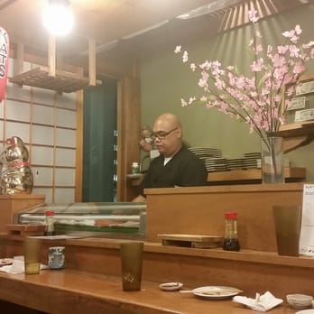 Kats Sushi - Sushi chef and counter area - Sushi Bars Near Me - Honolulu, Hawaii