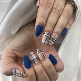 OBSESSED with my new nails!!