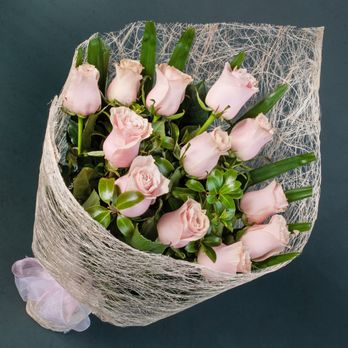 Roses Are Red - Sweet Pink Premium Rose Bouquet - Florists Near Me - Runciman, AUK