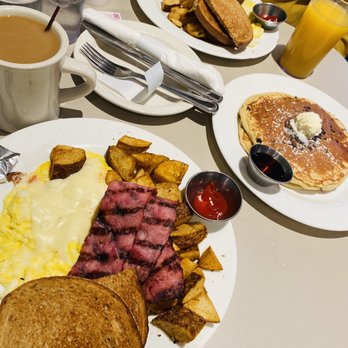 The Paramount - Paramount breakfast - Breakfast & Brunch Near Me - Boston, Massachusetts