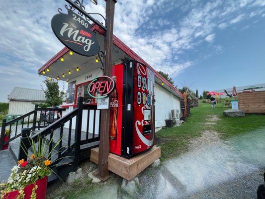 Chez Mag, La Fine Cantine by null