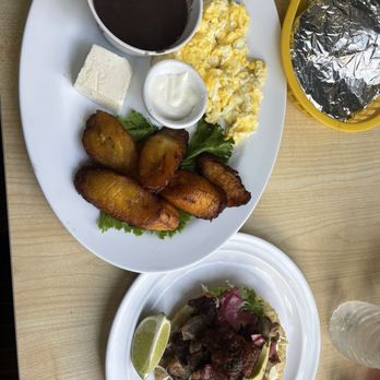 Cocina Mayah - Platanos fritos and salbute con POC- CHUC - Breakfast & Brunch Near Me - San Francisco, California