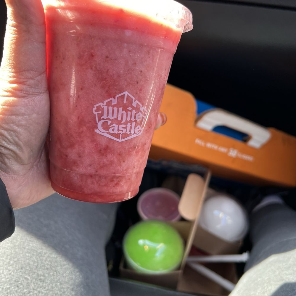 White Castle - STRAWBERRY BANANA SMOOTHIE CAL 360 - Fast Food Near Me - Berkeley, Missouri White Castle - STRAWBERRY BANANA SMOOTHIE CAL 360 - Fast Food Near Me - Berkeley, Missouri
