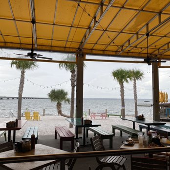 LuLu's Destin - Seafood Near Me - Destin, Florida