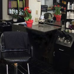 1033 Main Salon & Boutique