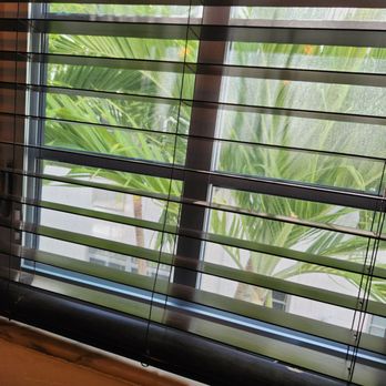Lincoln Arms Suites - blinds for natural light in kitchenette area - Hotels Near Me - Miami Beach, Florida Lincoln Arms Suites - blinds for natural light in kitchenette area - Hotels Near Me - Miami Beach, Florida