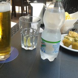 Martha Bedont - ausreichend Snacks im Hintergrund dazu