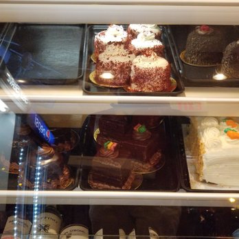 Mulberry Street Babylon - Deserts look pretty duckin mint, especially the rainbow cake - Pizza Near Me - Babylon, New York