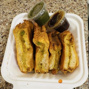Delhiwala Chaat Restaurant - Bread Pakora - Indian Near Me - Sunnyvale, California