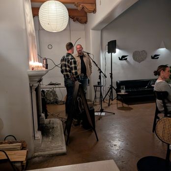El Rey Court - Allen Hayes and his fiddler. - Hotels Near Me - Santa Fe, New Mexico