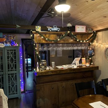 Belle River Winery - Wine Tasting Room Near Me - Columbus, Michigan
