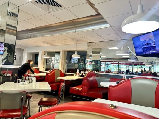 Lester's Diner by null