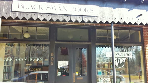 Black Swan Books by null