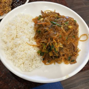Da Rae Won Restaurant - Beef and noodles with a side of rice - Chinese Near Me - Beltsville, Maryland