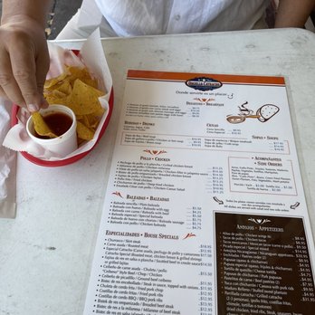 El Nuevo Orgullo Catracho - Complimentary chips and salsa. Very varied menu - Honduran Near Me - Miami, Florida El Nuevo Orgullo Catracho - Complimentary chips and salsa. Very varied menu - Honduran Near Me - Miami, Florida