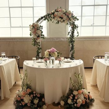 Angeluck Custom Design - Head table - Florists Near Me - Torrance, California Angeluck Custom Design - Head table - Florists Near Me - Torrance, California