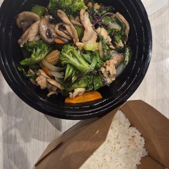 Thai'd Up Rice & Noodles - Thai basil chicken - Thai Near Me - Phoenix, Arizona Thai'd Up Rice & Noodles - Thai basil chicken - Thai Near Me - Phoenix, Arizona