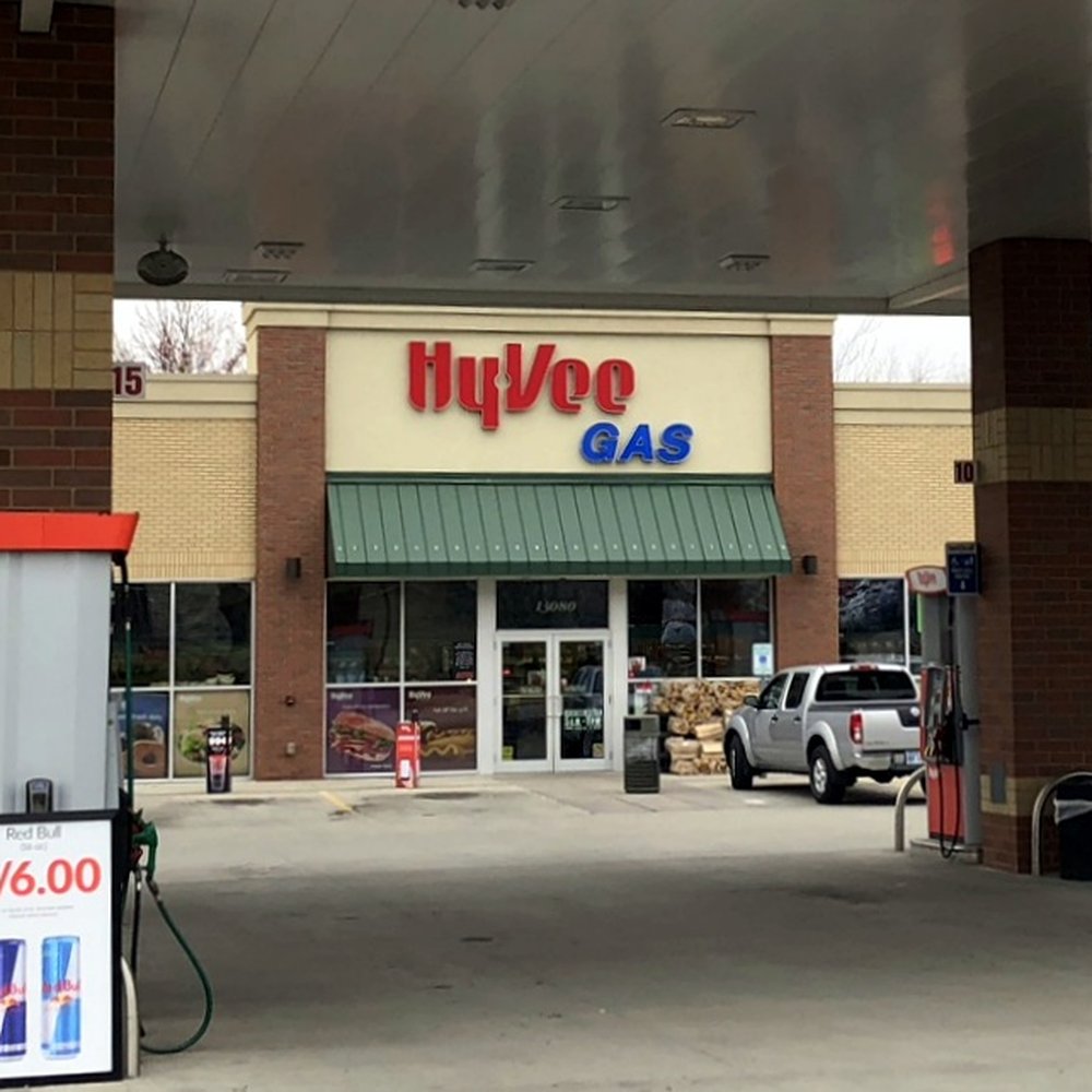 Hy-Vee Fast & Fresh - Exterior View - Convenience Stores Near Me - Lenexa, Kansas Hy-Vee Fast & Fresh - Exterior View - Convenience Stores Near Me - Lenexa, Kansas
