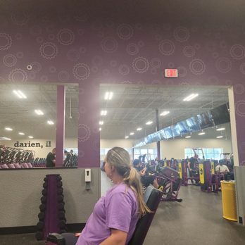 Planet Fitness - Gyms Near Me - Darien, Illinois