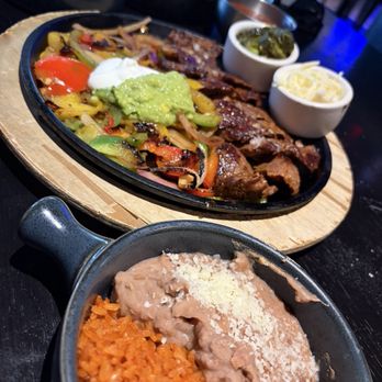 La Popular - Steak Fajitas Plate - Mexican Near Me - Roseville, California La Popular - Steak Fajitas Plate - Mexican Near Me - Roseville, California