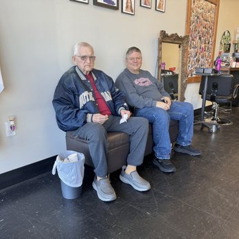 Jennifer On Mane Salon - Hair Salons Near Me - Duncan, South Carolina Jennifer On Mane Salon - Hair Salons Near Me - Duncan, South Carolina