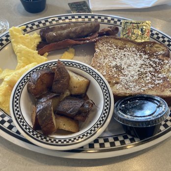 Downtown Diner - Diners Near Me - Celebration, Florida