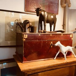 Boutique À la Capucine - Si ce n'est pas de la ferme à Mathurin, on vous contera l'histoire de ces objets, bien sûr!