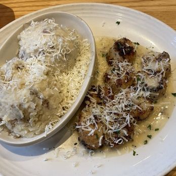 Carrabba's Italian Grill - Spiedino Di Mare with scallops and a side of garlic mashed potatoes - Italian Near Me - Shreveport, Louisiana Carrabba's Italian Grill - Spiedino Di Mare with scallops and a side of garlic mashed potatoes - Italian Near Me - Shreveport, Louisiana