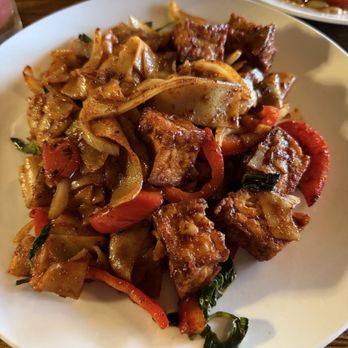 La Mai Thai Kitchen - Drunken noodles - Thai Near Me - Edgewater, Colorado La Mai Thai Kitchen - Drunken noodles - Thai Near Me - Edgewater, Colorado