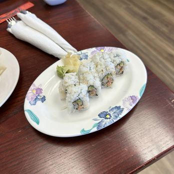 Royal Asian Fusion - Spicy tuna roll - Asian Fusion Near Me - Winter Haven, Florida