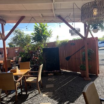 Island Fresh Café - Restaurant seating - Breakfast & Brunch Near Me - Paia, Hawaii Island Fresh Café - Restaurant seating - Breakfast & Brunch Near Me - Paia, Hawaii