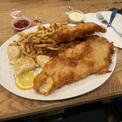 Forester Resturant and Tavern - Fish and chips-fresh icelandi haddock