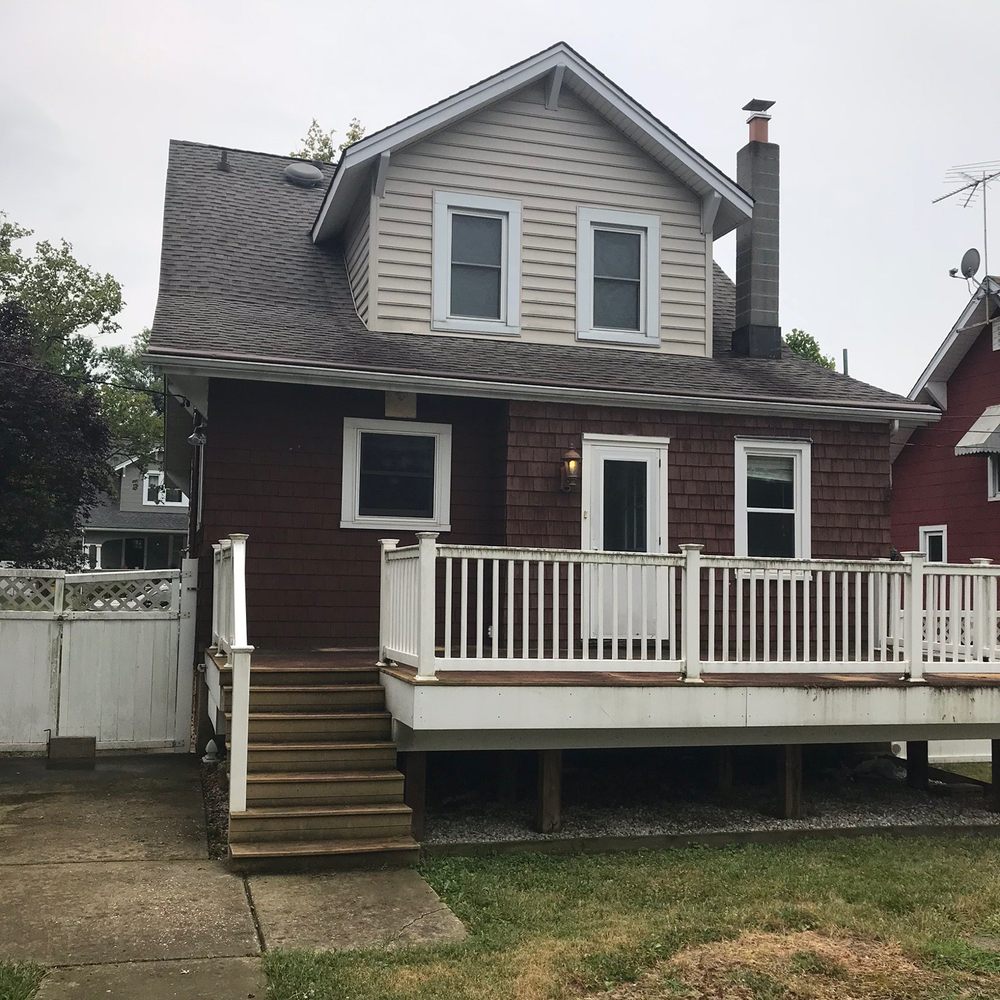 Monumental Contractors - Old cedar shake siding - General Contractors Near Me Monumental Contractors - Old cedar shake siding - General Contractors Near Me