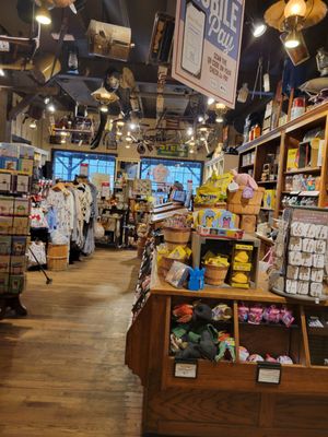 Cracker Barrel Old Country Store by null