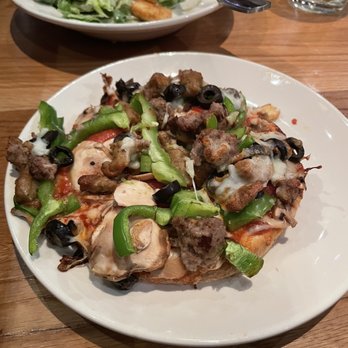 BJ's Restaurant & Brewhouse - BJ's Classic Combo Pizza - Mini - Breweries Near Me - Aurora, Colorado