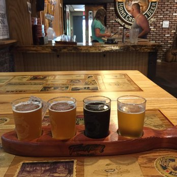Roscoe Beer Company - Sampling of 4 beers - Breweries Near Me - Roscoe, New York Roscoe Beer Company - Sampling of 4 beers - Breweries Near Me - Roscoe, New York