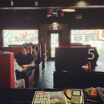 Egg Crackin Diner - people sitting at the counter - Breakfast & Brunch Near Me - Saint Catharines, Ontario