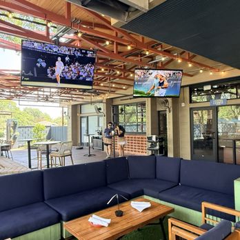 Birdie's Eastside - Outside Patio - Bars Near Me - Dallas, Texas Birdie's Eastside - Outside Patio - Bars Near Me - Dallas, Texas