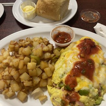 Renae's Cafe - Denver Omelette with country potatoes - American Near Me - Bakersfield, California Renae's Cafe - Denver Omelette with country potatoes - American Near Me - Bakersfield, California