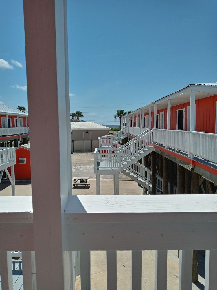 CAJUN HOLIDAY MOTEL Updated September 2024 1737 Highway 1, Grand Isle, Louisiana Hotels