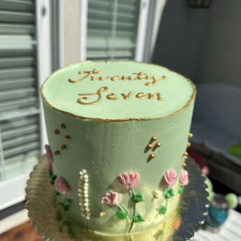 SD Custom Cakes - Glistens in the sun - Bakeries Near Me - Escondido, California SD Custom Cakes - Glistens in the sun - Bakeries Near Me - Escondido, California