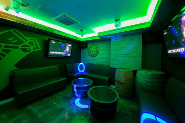 Pandora Karaoke & Bar by null