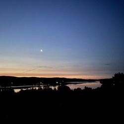 Overlook Motel - Moon view right before dusk from the balcony.