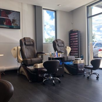 Bliss Nail Spa - Comfy and clean chairs - Nail Salons Near Me - Tallahassee, Florida