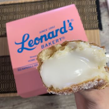 Leonard's Bakery - Food Trucks Near Me - Kaneohe, Hawaii