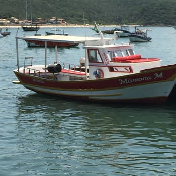 Cachoeira Inn - They helped us rent this boat with another couple. The captain prepared a fresh shrimp, fish and grilled calamari lunch. Dolphins, etc. - Bed & Breakfast Near Me - Armação dos Búzios, RJ